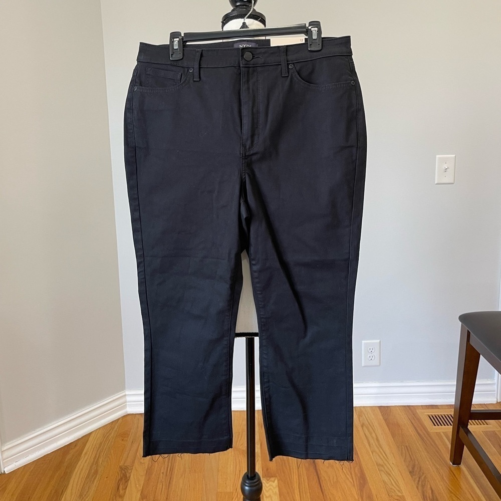 NYDJ New with tags size 12 Chloe Capri with Lift Tuck technology released hem